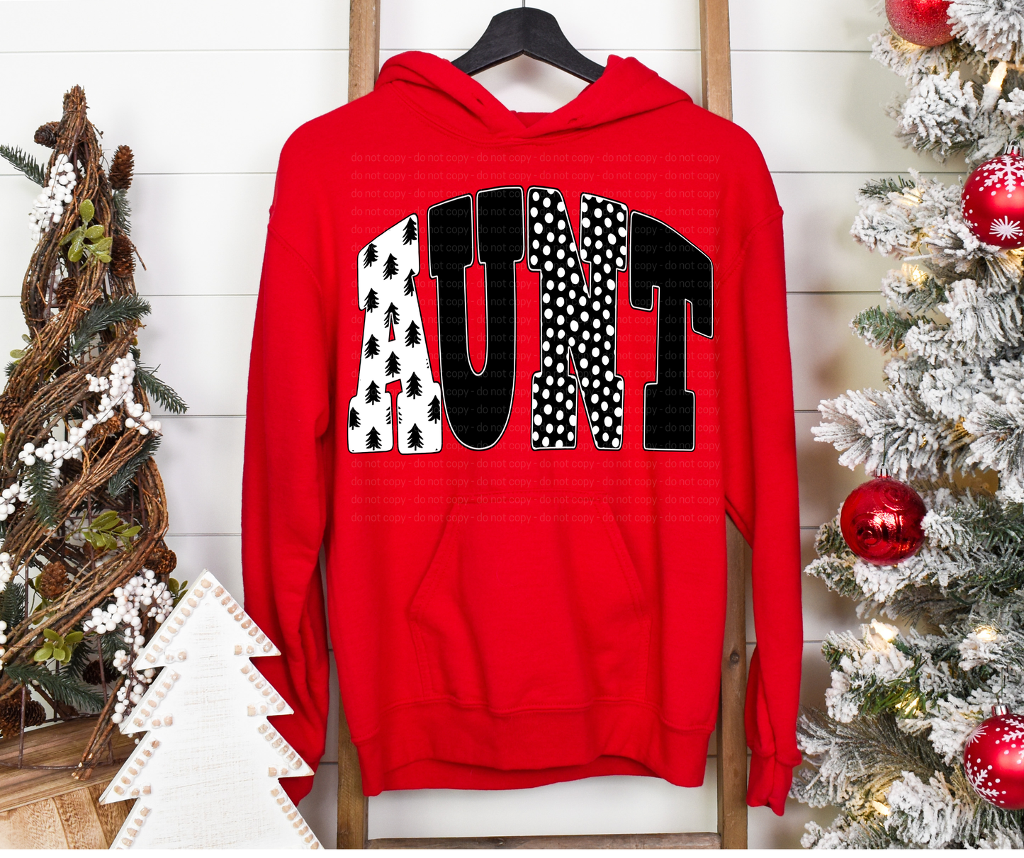 Aunt-Black and White Pattern